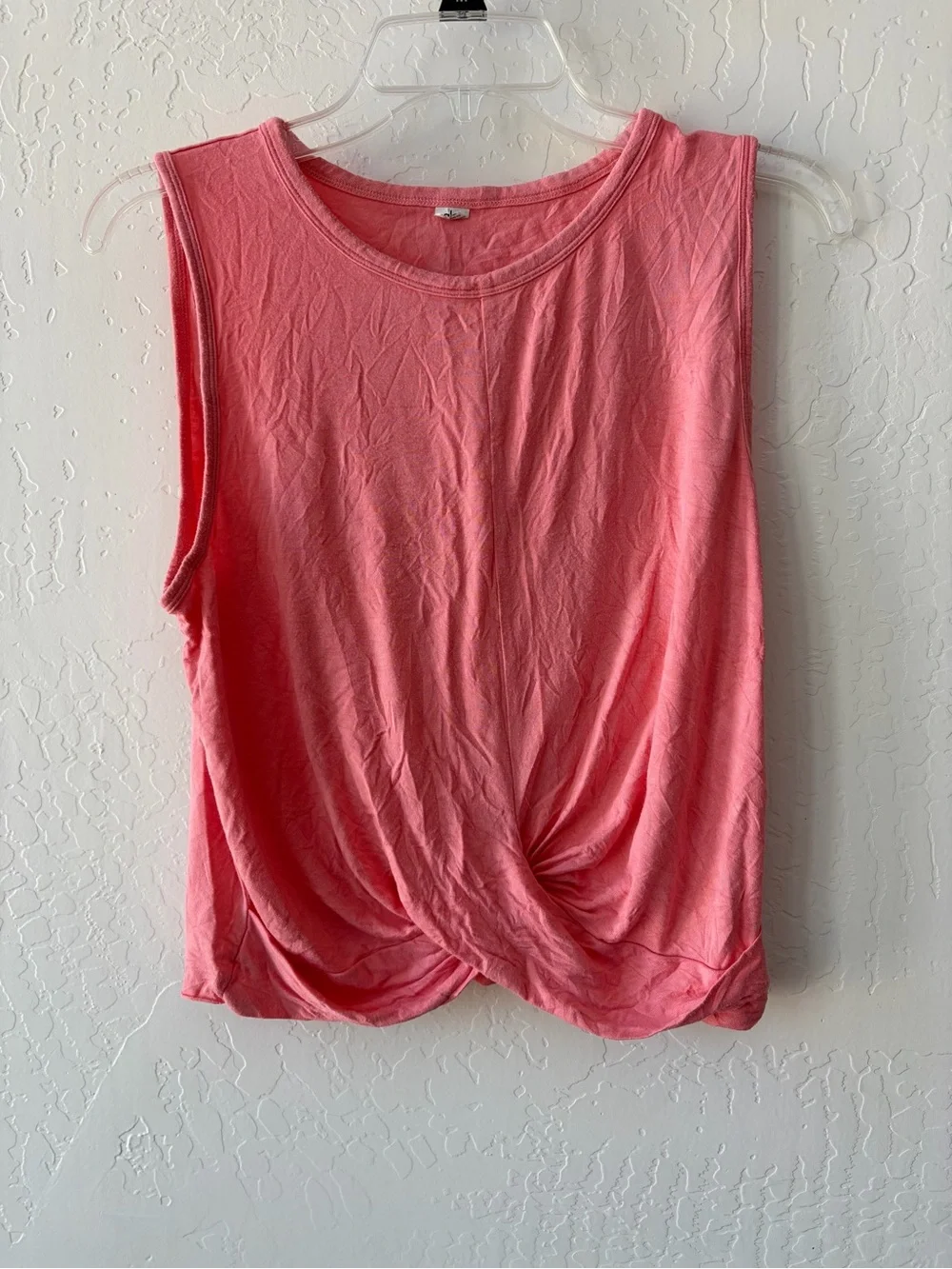 Alo Yoga Cover Tank Twist-Front Cropped Workout Tank Top Size Large Salmon Color